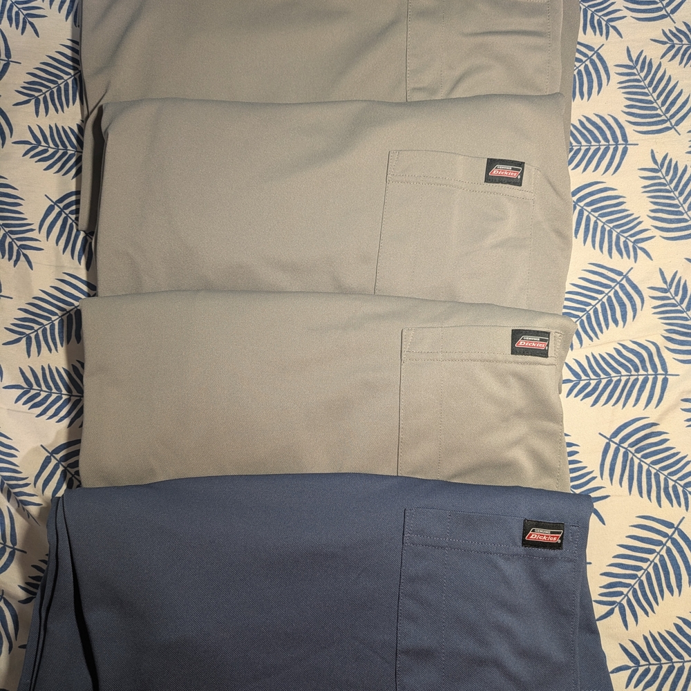 Dickies Men's Short Sleeve Tees - Light Gray and Blue Size 2XL Lot